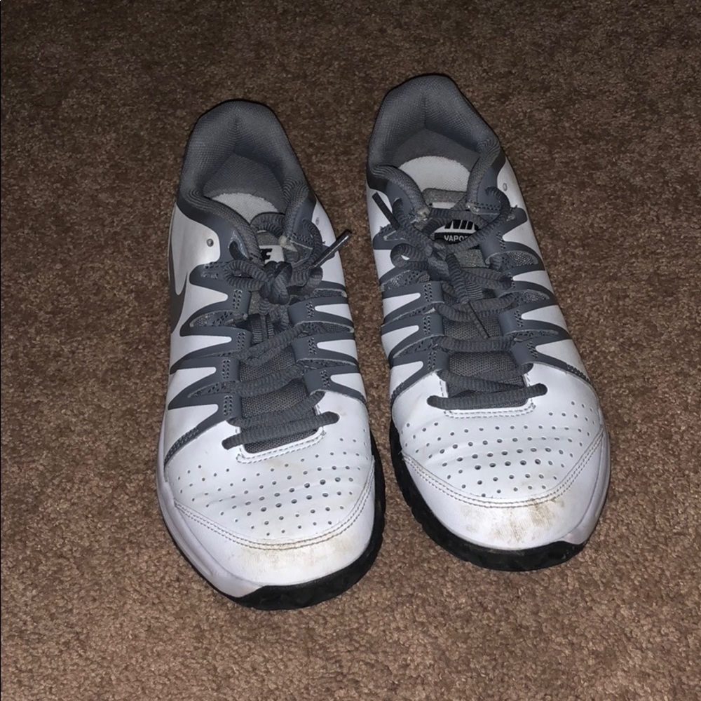 Nike tennis shoes